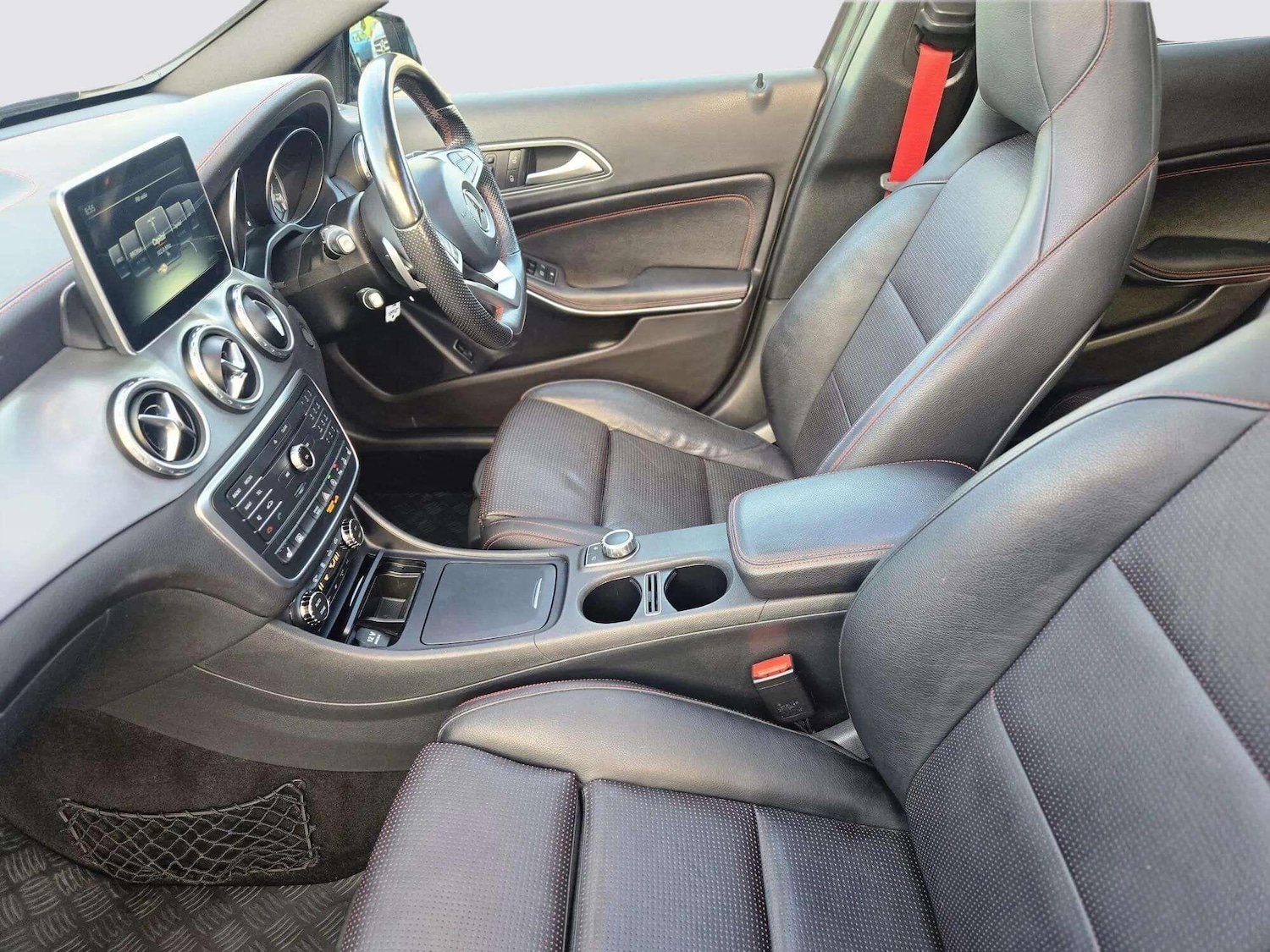 Used Mercedes-Benz GLA 2016 for sale - 77454655: Photo 71