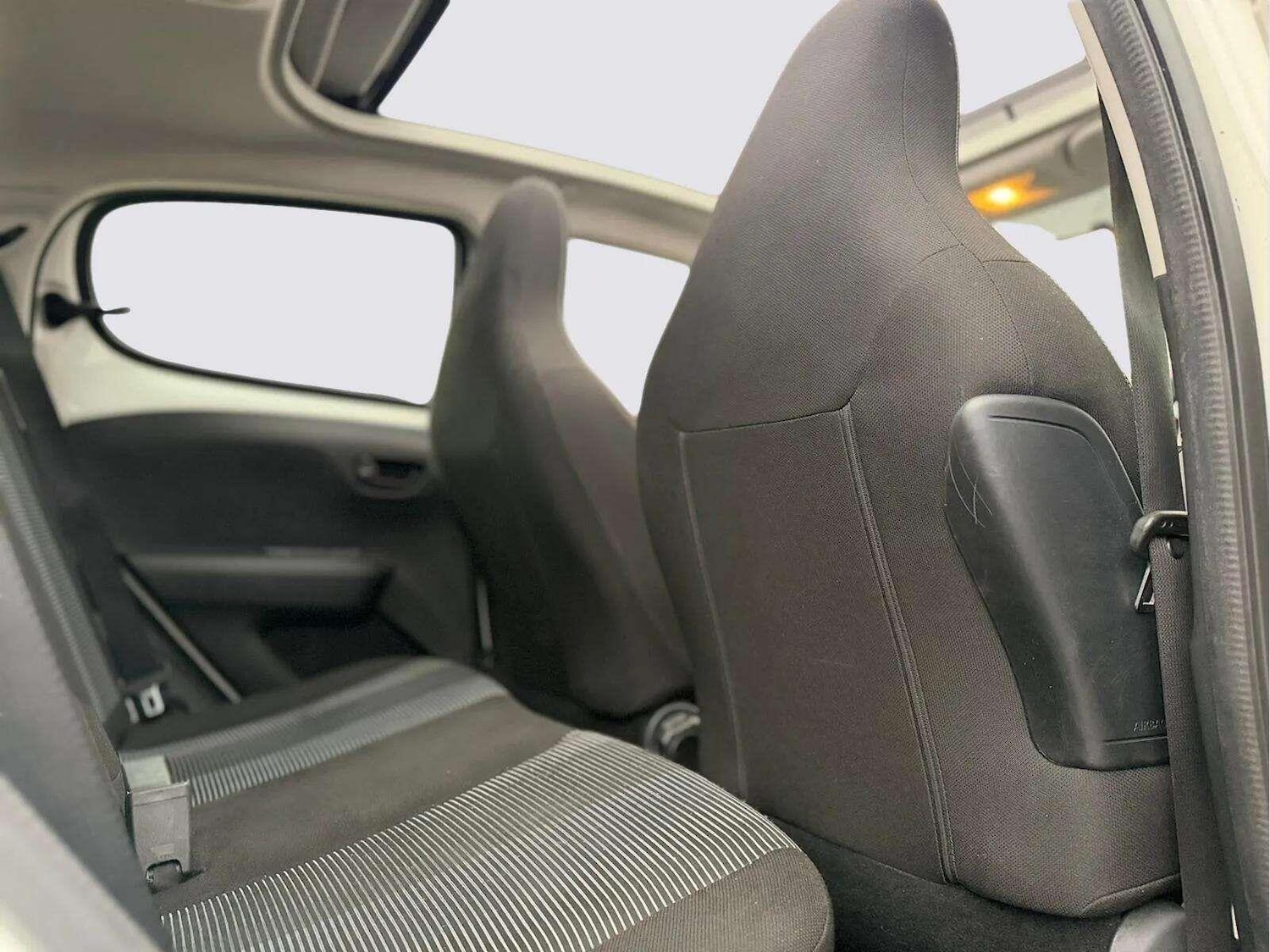 Used Peugeot 108 2016 for sale - 77292061: Photo 30