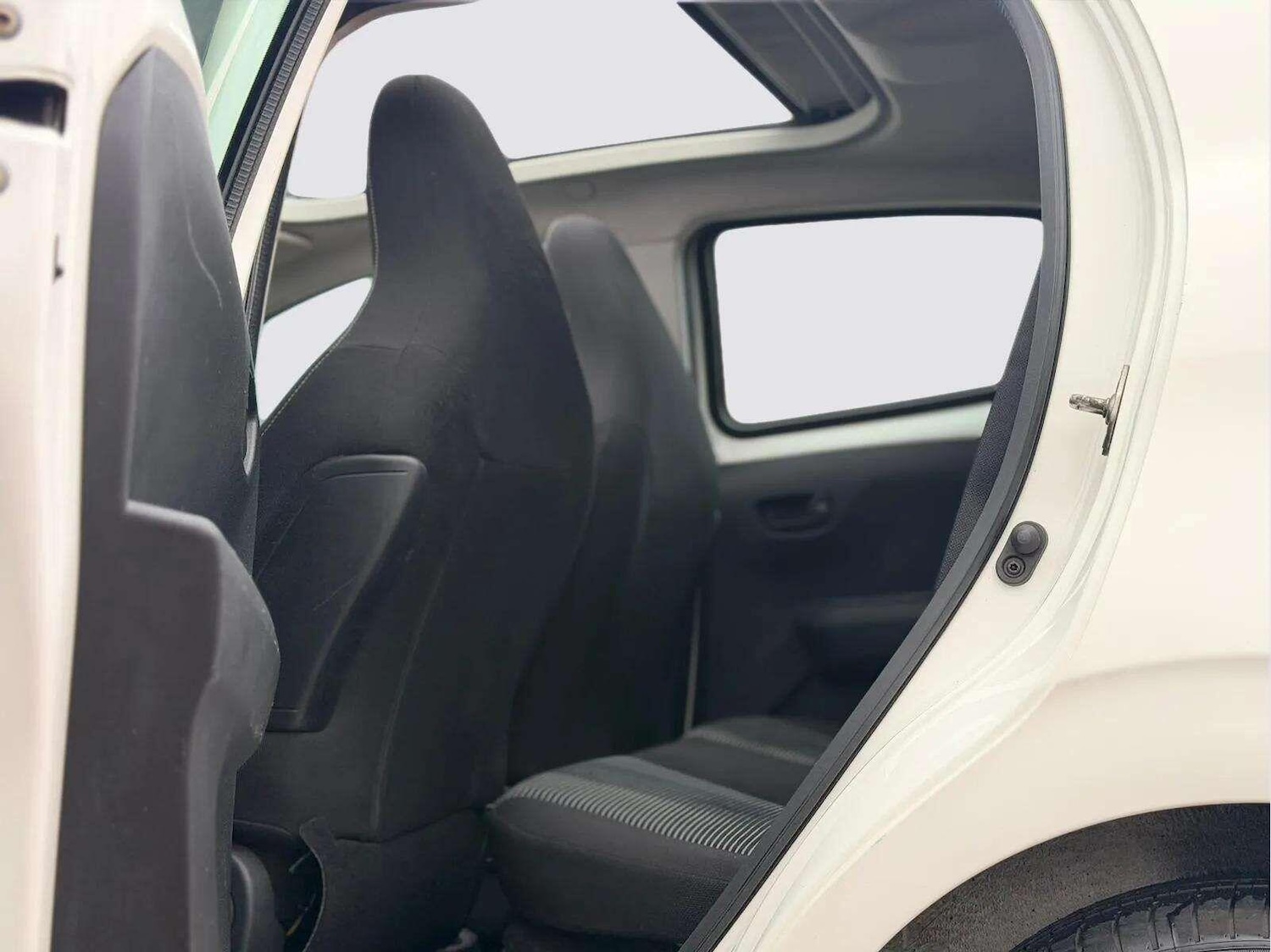 Used Peugeot 108 2016 for sale - 77292061: Photo 34