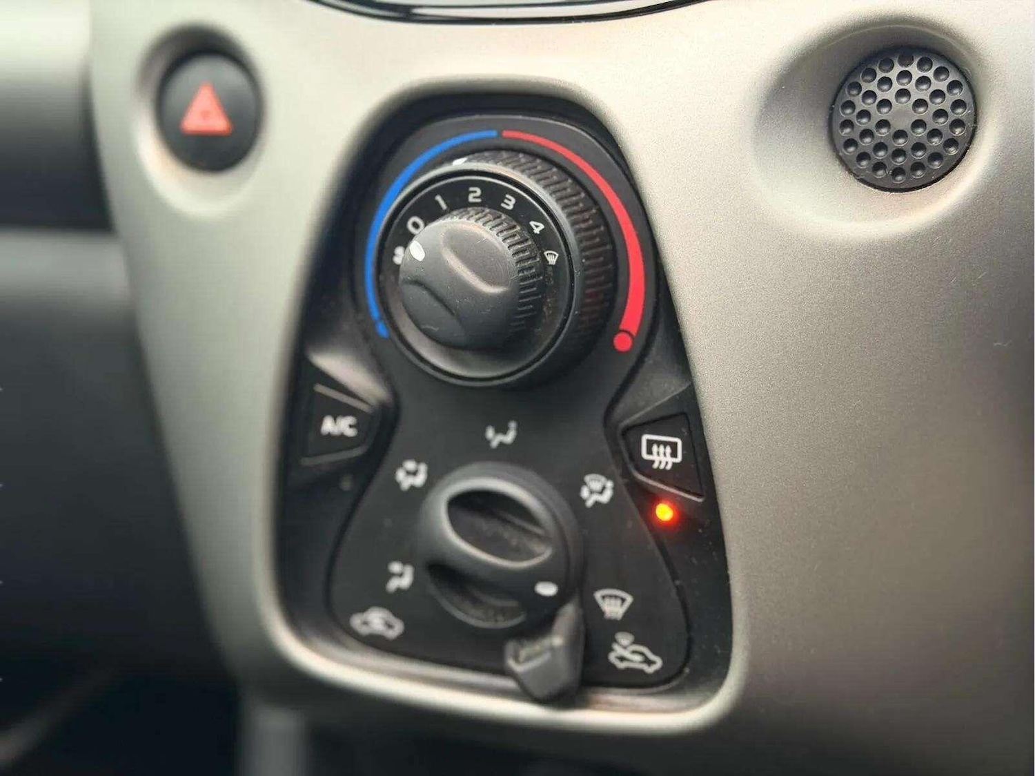 Used Peugeot 108 2016 for sale - 77292061: Photo 39