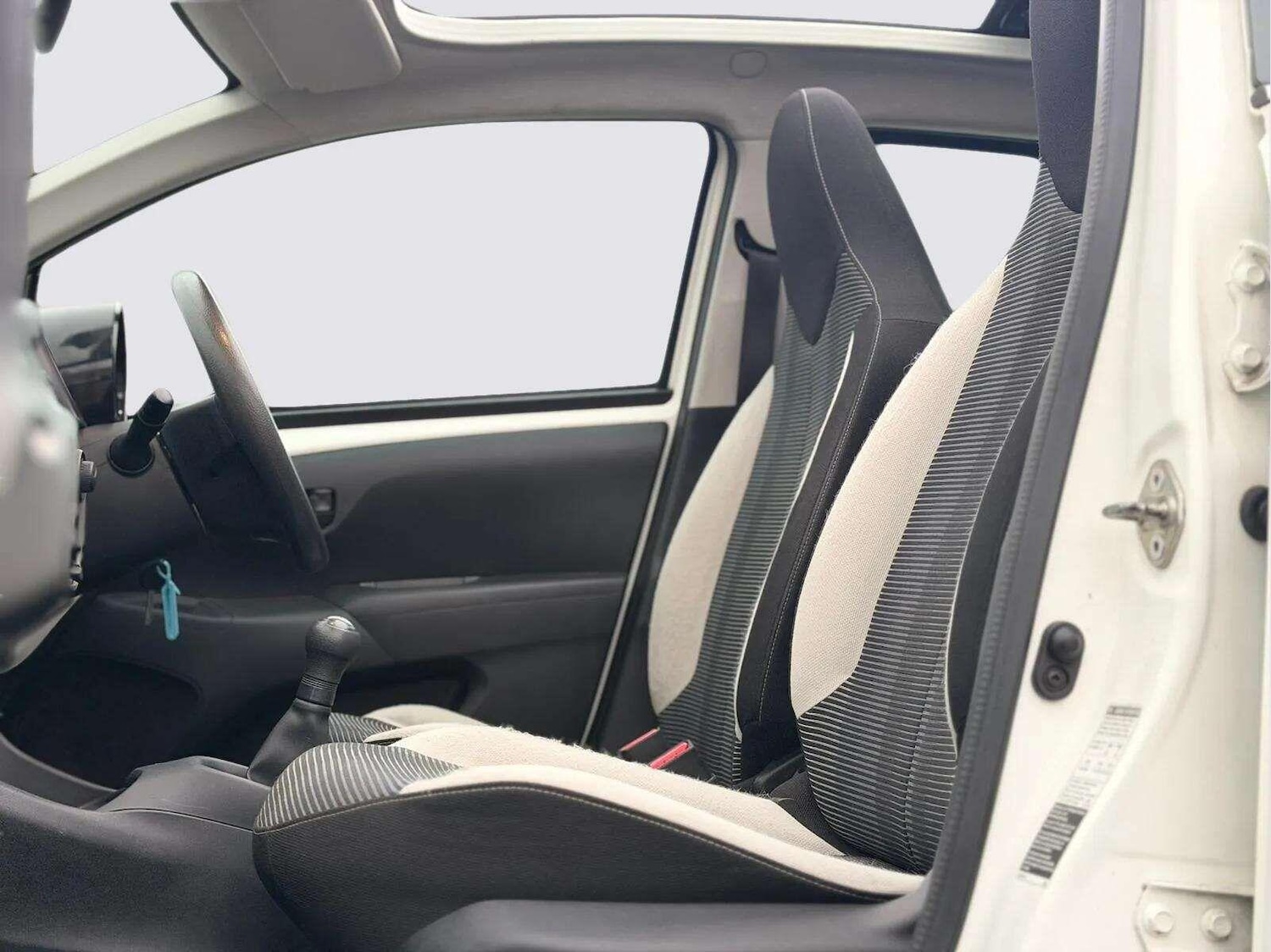 Used Peugeot 108 2016 for sale - 77292061: Photo 52