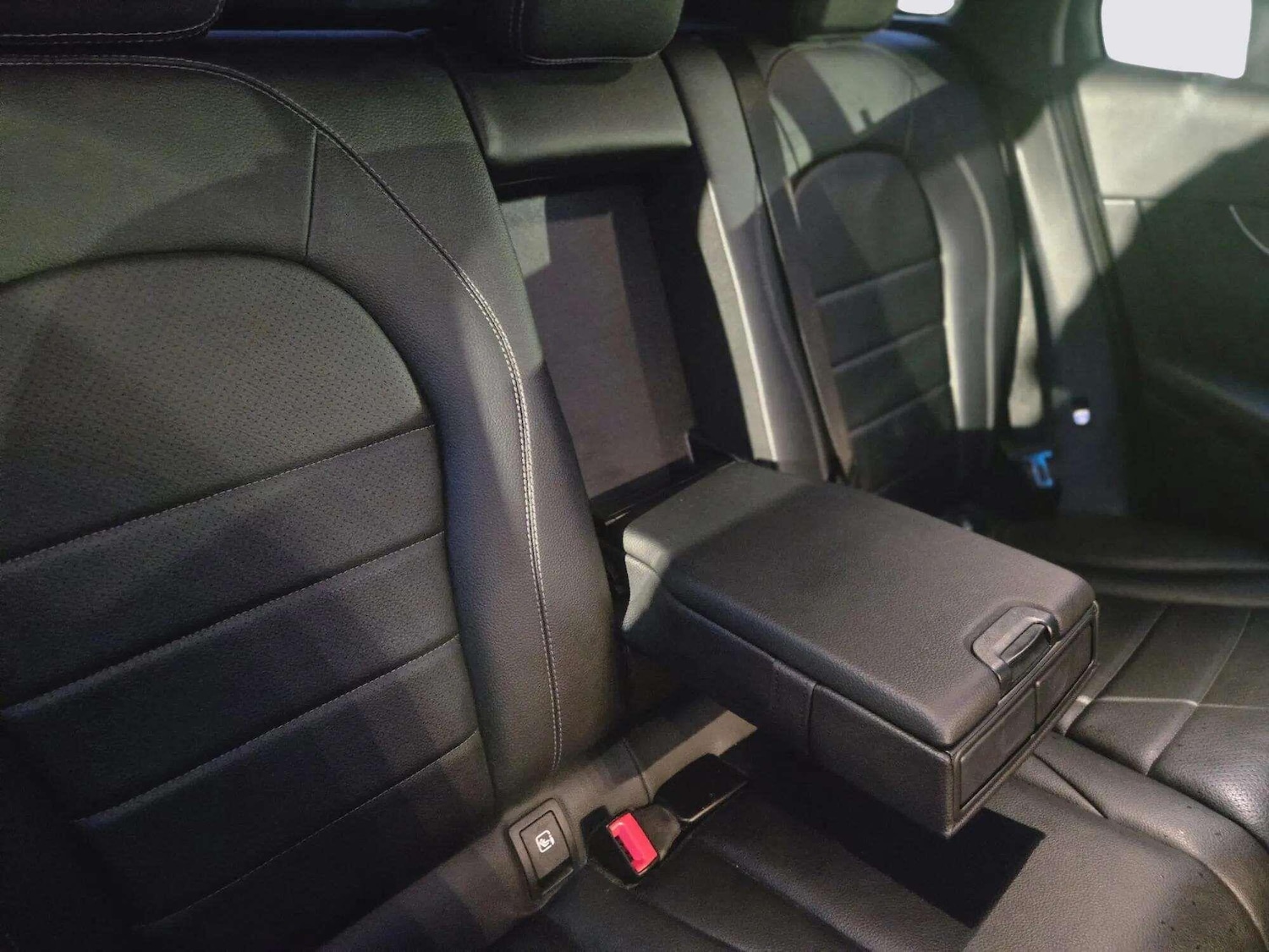 Used Mercedes-Benz GLC 2016 for sale - 76433142: Photo 32