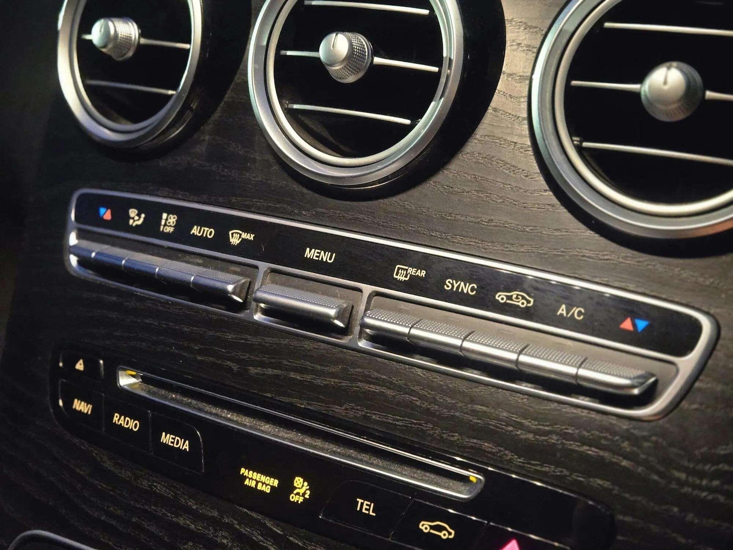 Used Mercedes-Benz GLC 2016 for sale - 76433142: Photo 38