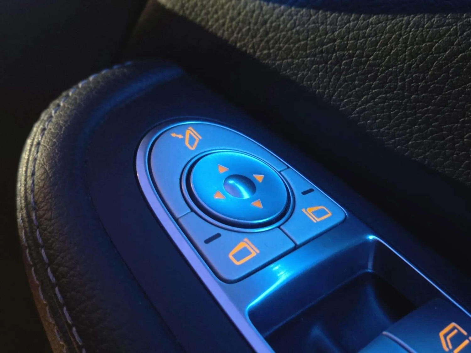 Used Mercedes-Benz GLC 2016 for sale - 76433142: Photo 51