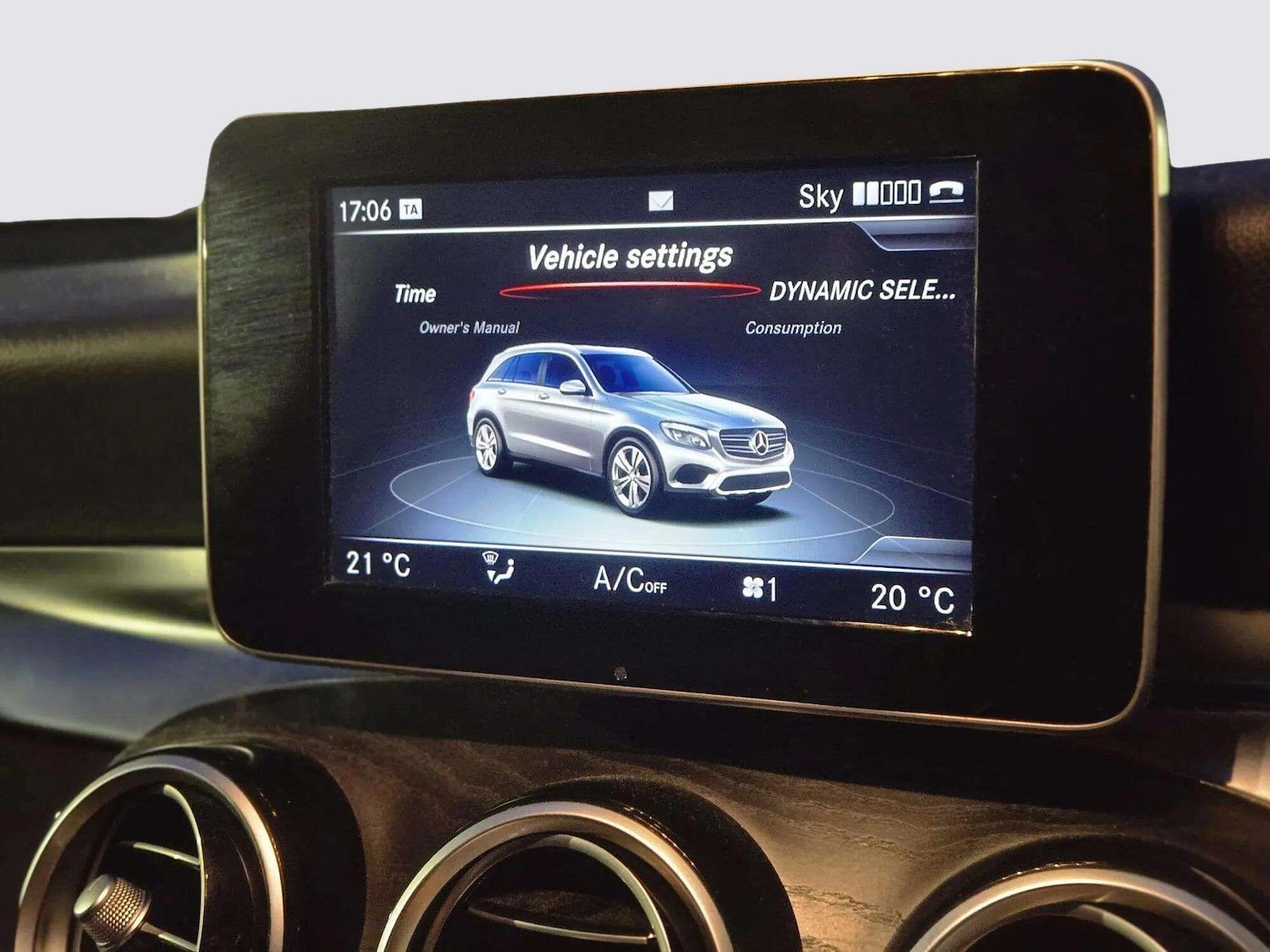 Used Mercedes-Benz GLC 2016 for sale - 76433142: Photo 60