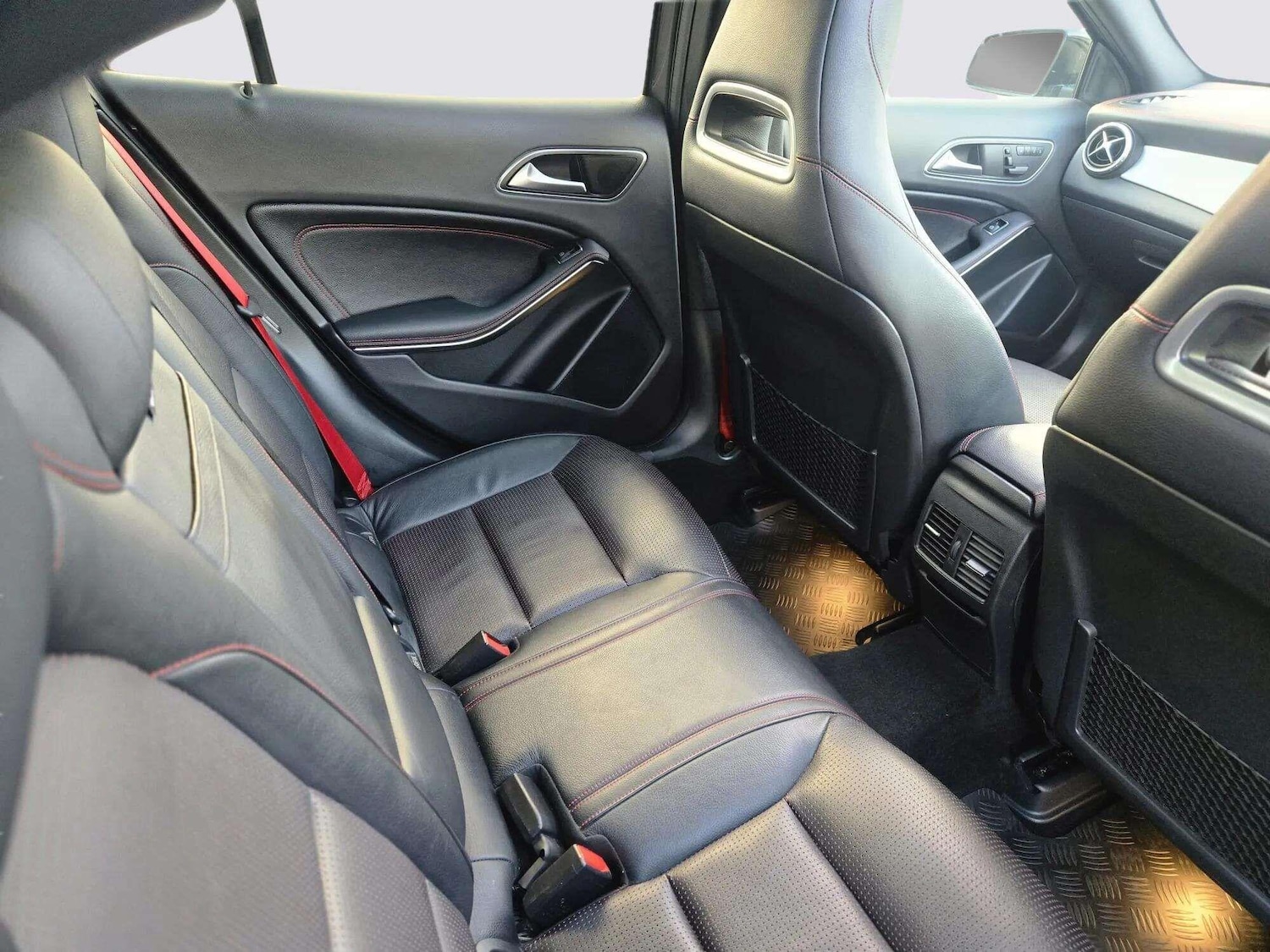 Used Mercedes-Benz GLA 2016 for sale - 76735451: Photo 32