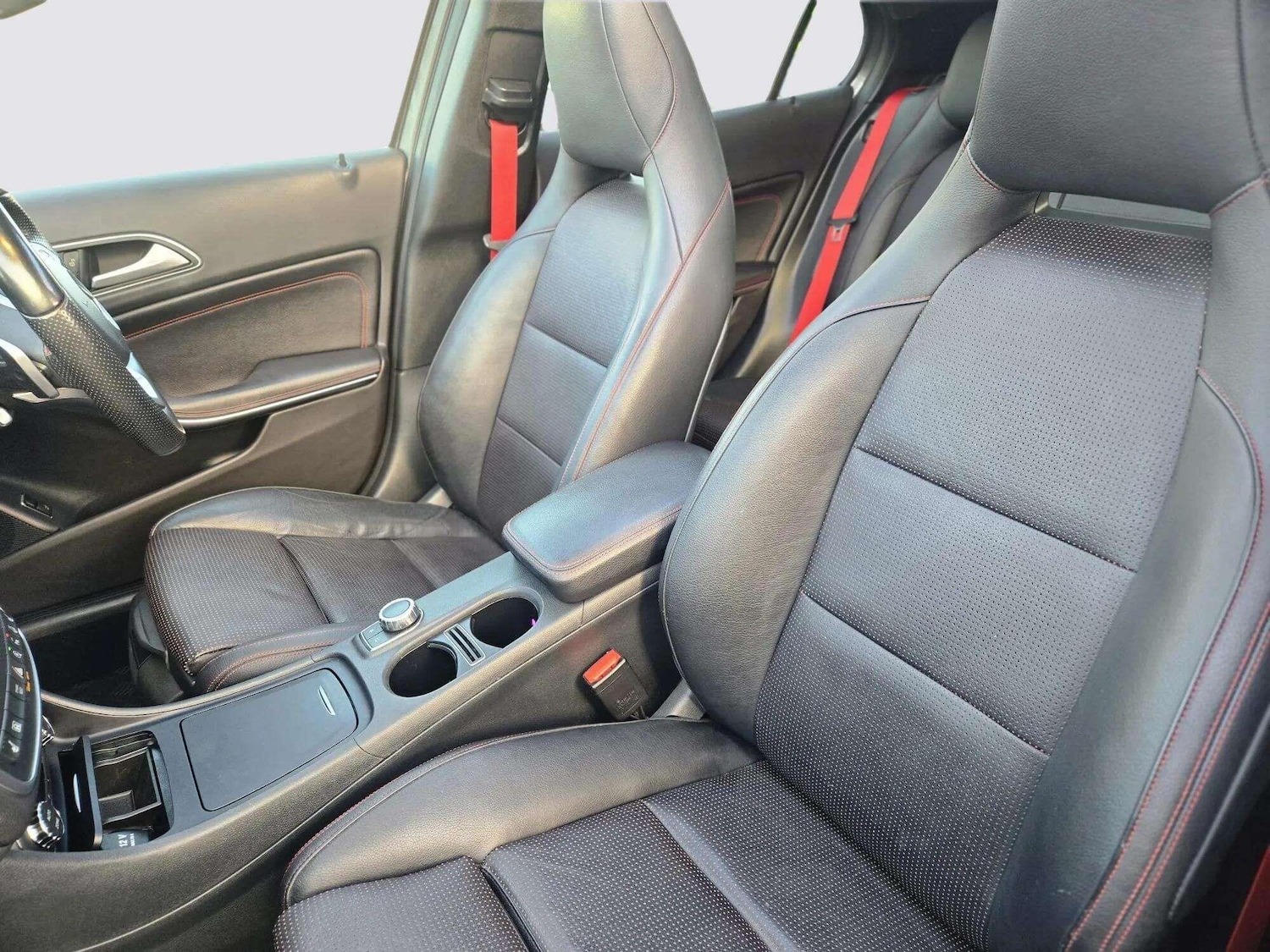 Used Mercedes-Benz GLA 2016 for sale - 76735451: Photo 72