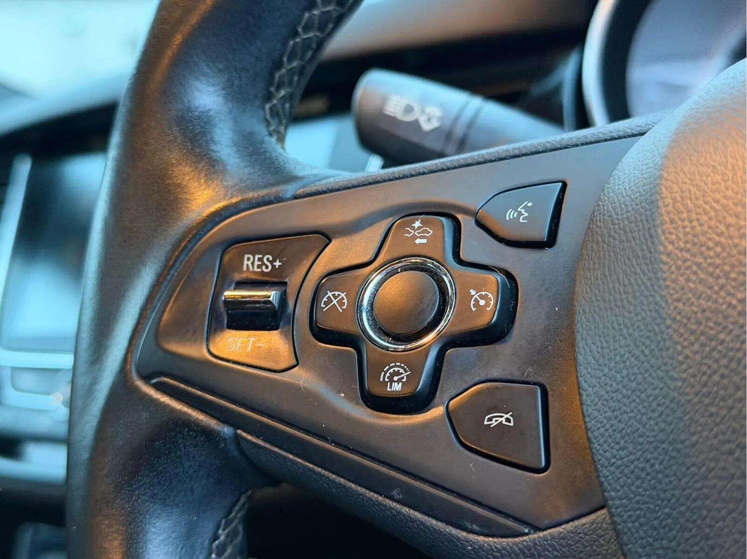 Used Vauxhall Astra 2017 for sale - 77523716: Photo 51