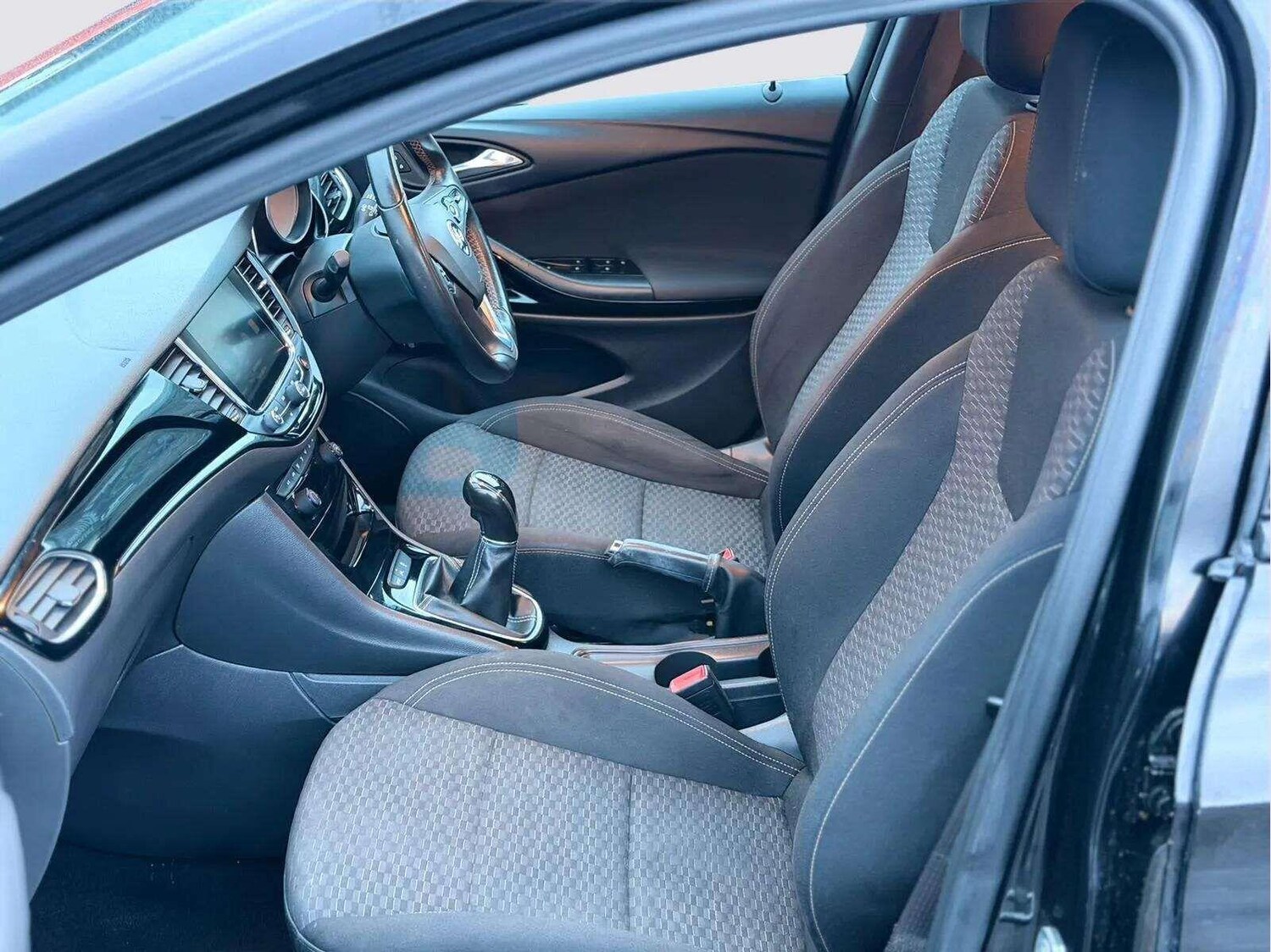 Used Vauxhall Astra 2017 for sale - 77523716: Photo 65