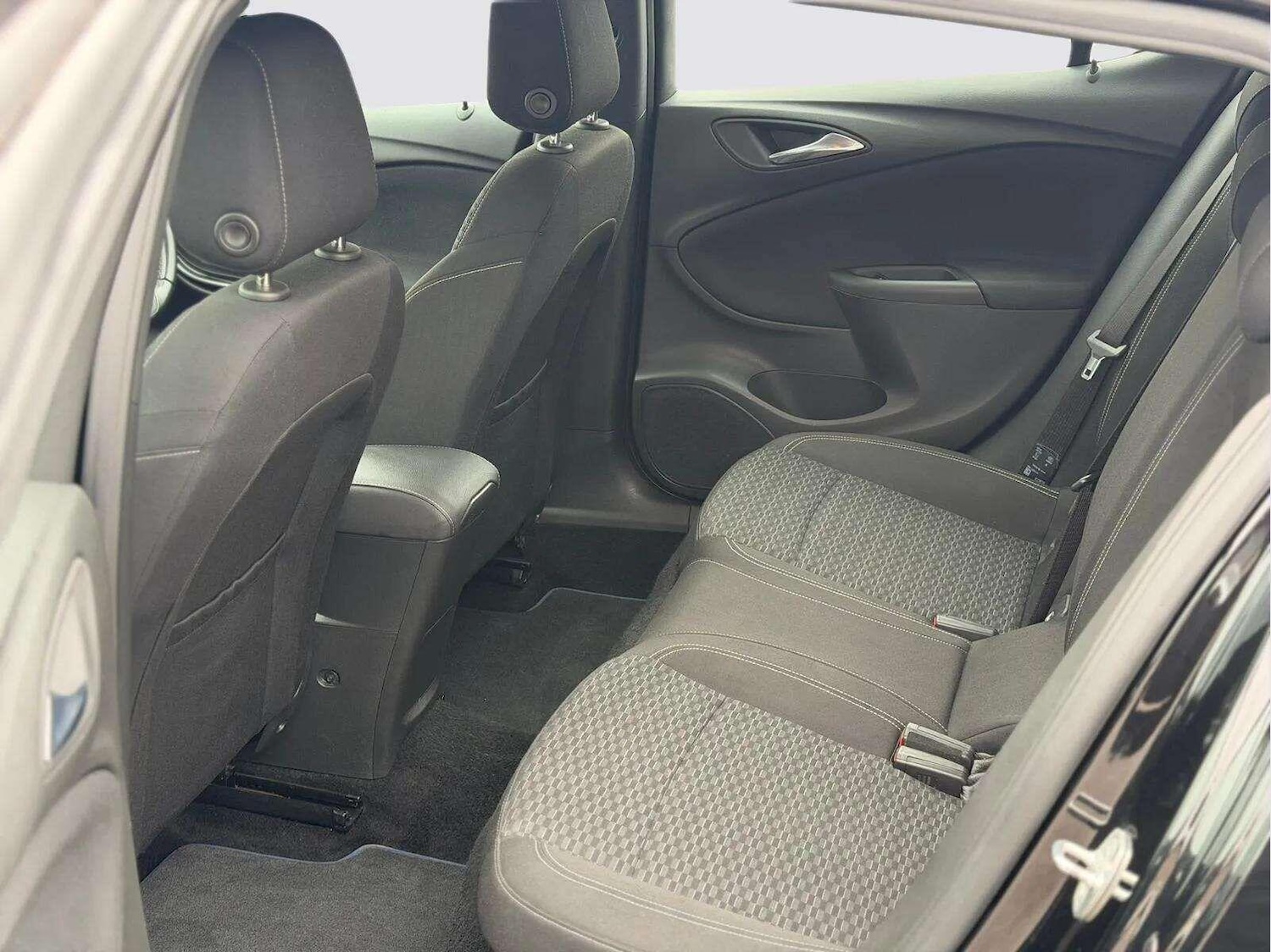 Used Vauxhall Astra 2019 for sale - 78100018: Photo 30