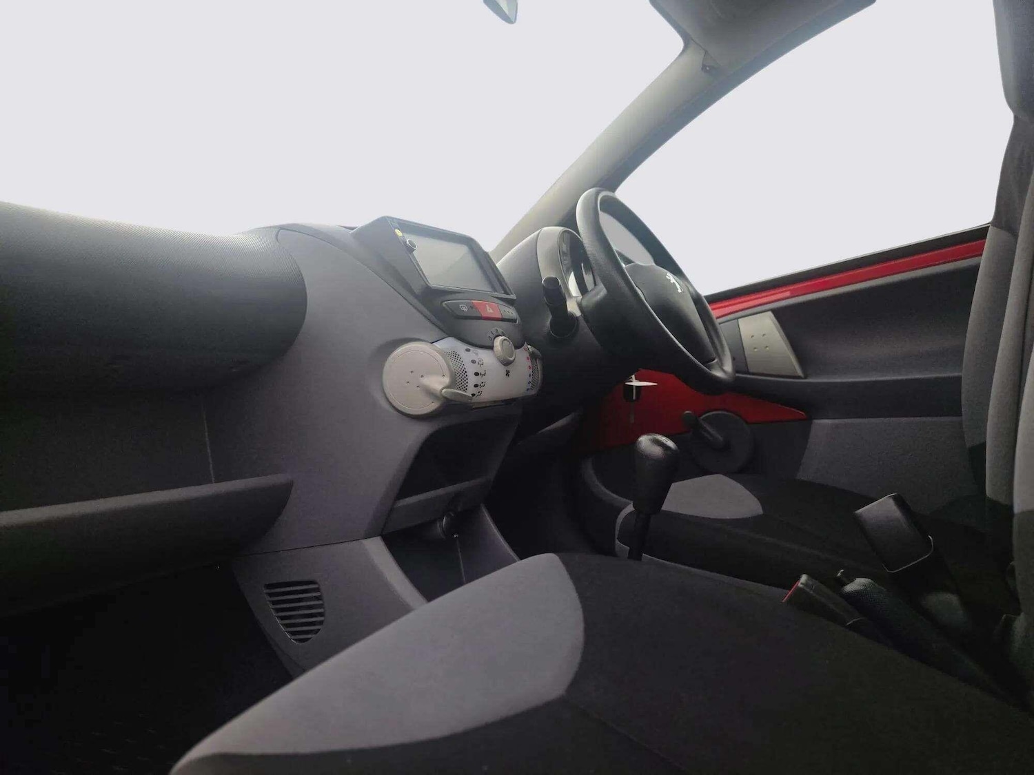 Used Peugeot 107 2011 for sale - 76240116: Photo 25