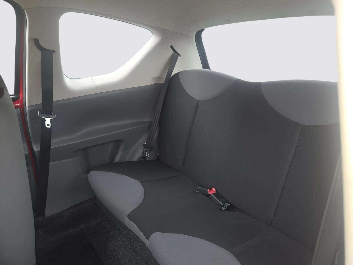 Used Peugeot 107 2011 for sale - 76240116: Photo 31