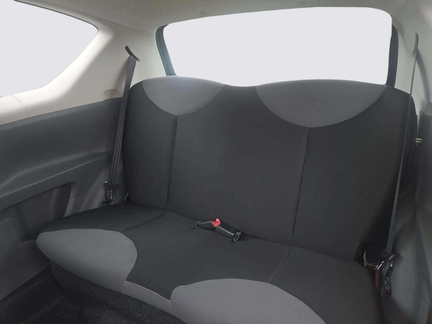 Used Peugeot 107 2011 for sale - 76240116: Photo 33