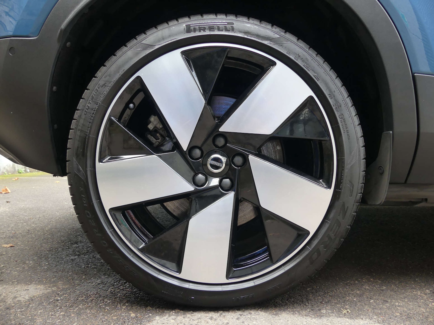 Used Volvo C40 2023 for sale - 76601135: Photo 100