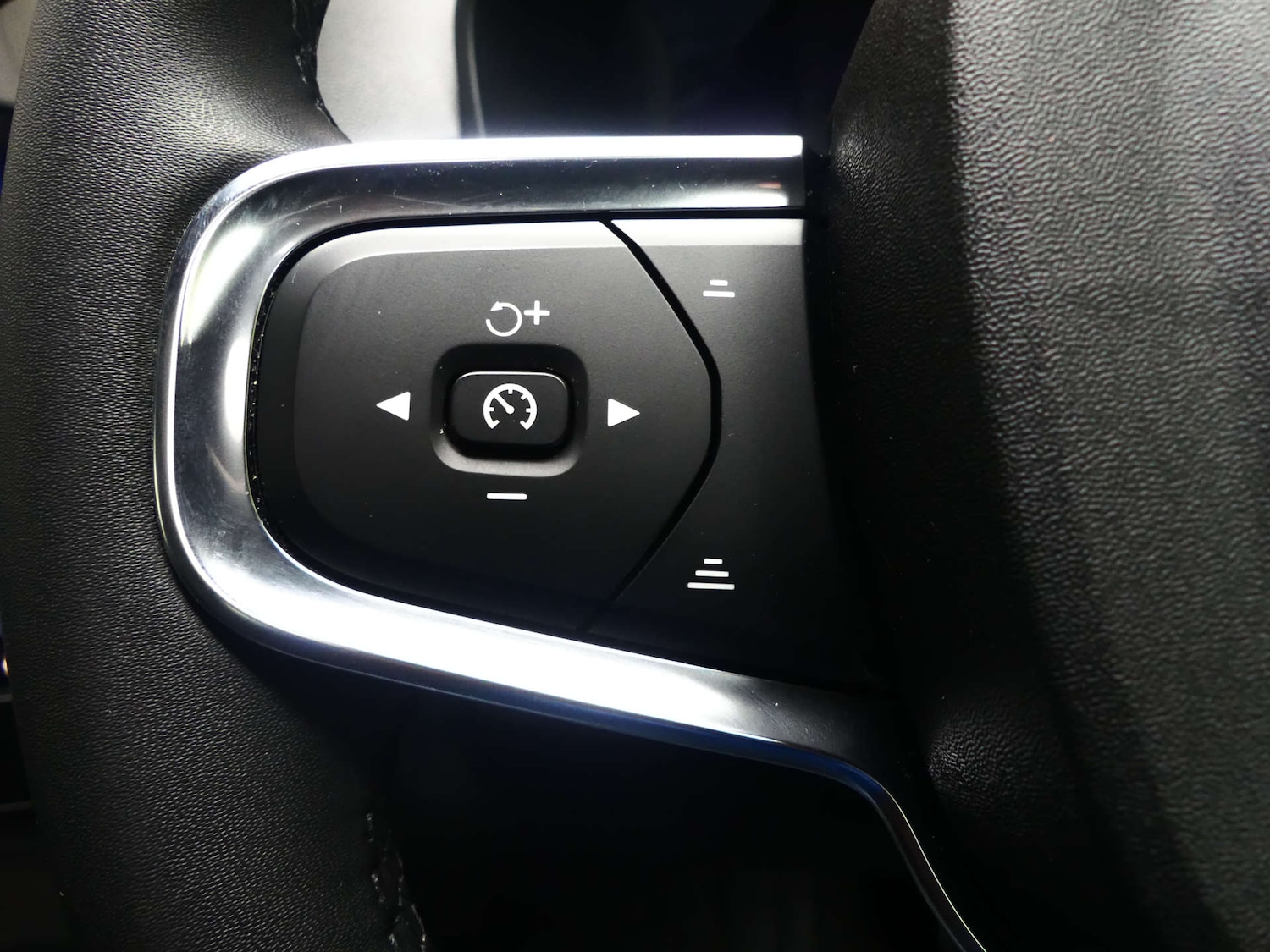 Used Volvo C40 2023 for sale - 76601135: Photo 76