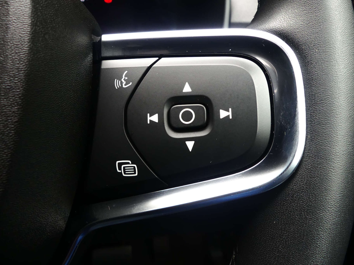 Used Volvo C40 2023 for sale - 76601135: Photo 77