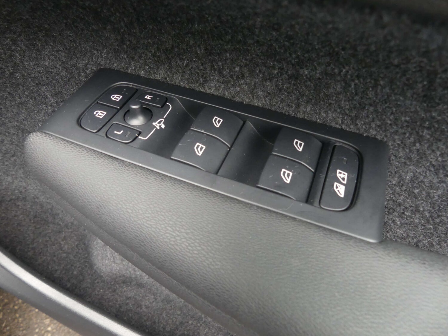 Used Volvo C40 2023 for sale - 76601135: Photo 83