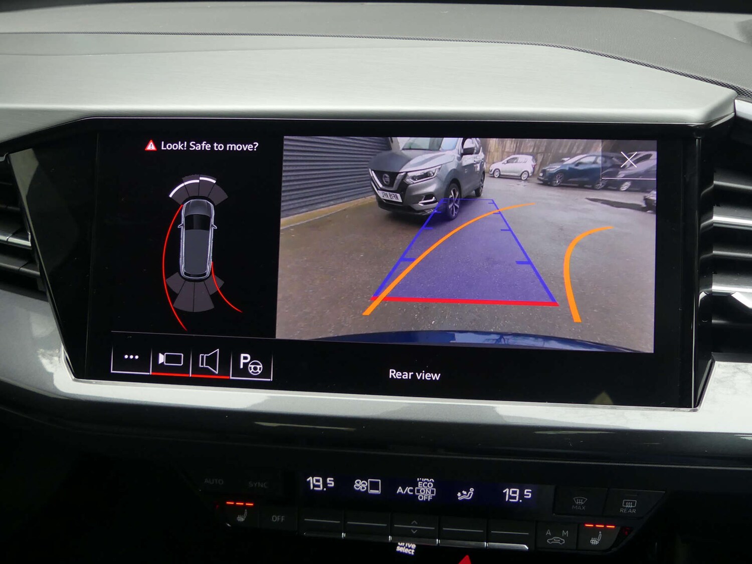 Used Audi Q4 e-tron 2022 for sale - 76525634: Photo 46