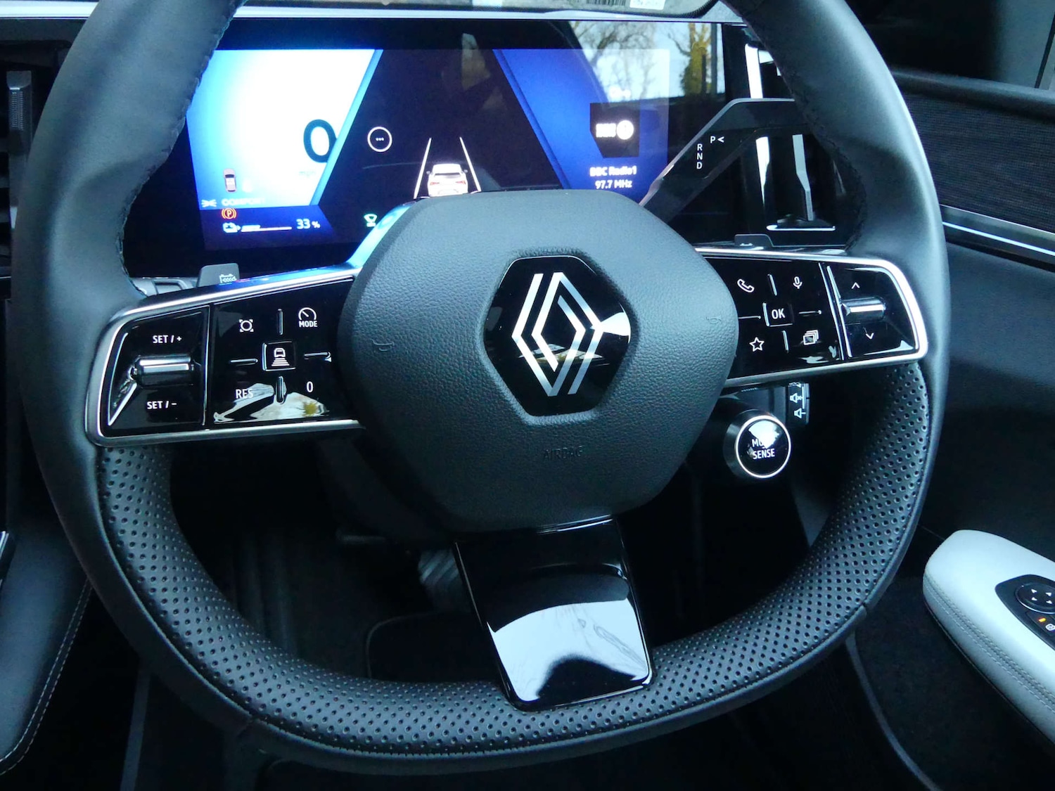 Used Renault Scenic E-Tech 2025 for sale - 76933025: Photo 32