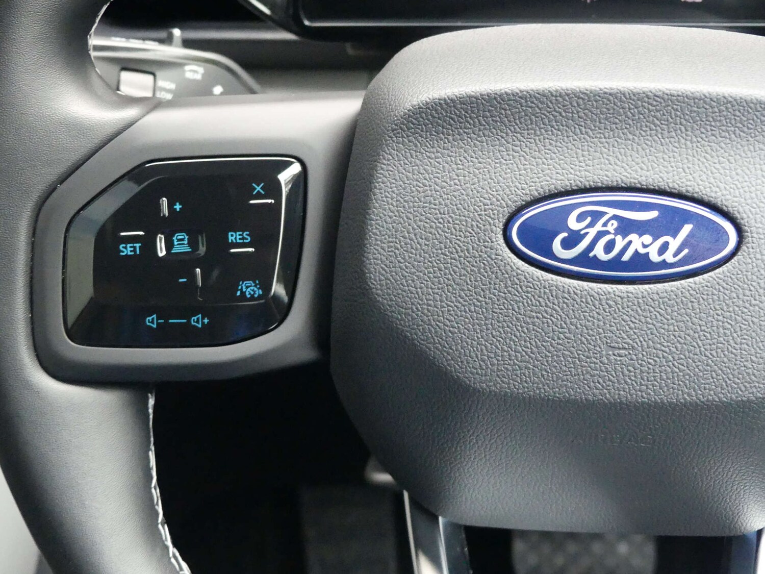 Used Ford Explorer 2025 for sale - 77523152: Photo 51