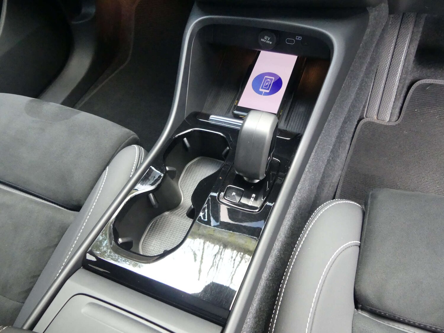 Used Volvo XC40 2024 for sale - 77902971: Photo 11