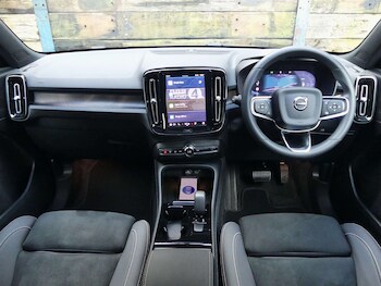 Used Volvo XC40 2024 for sale - 77902971: Photo