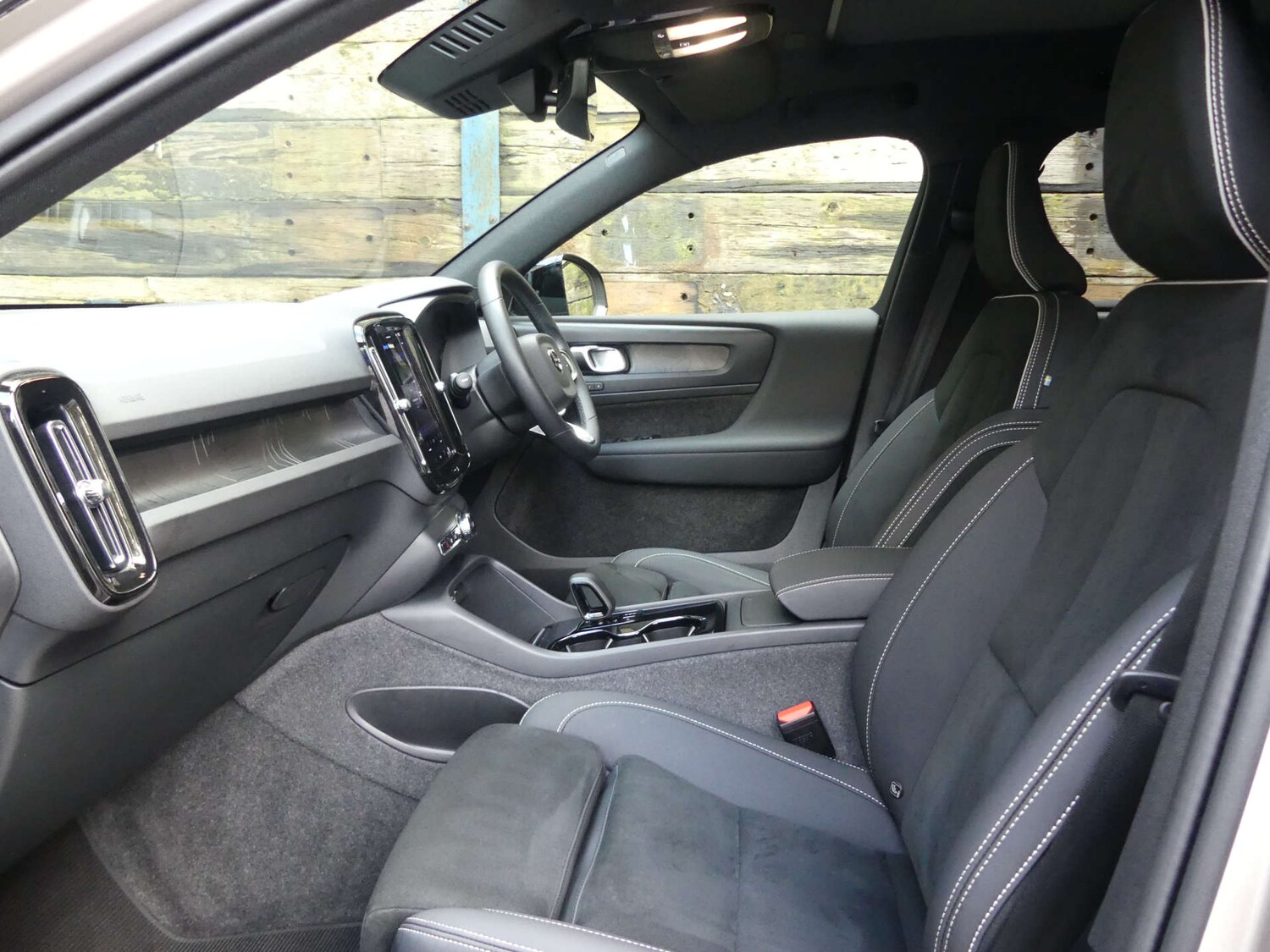 Used Volvo XC40 2024 for sale - 77902971: Photo 38