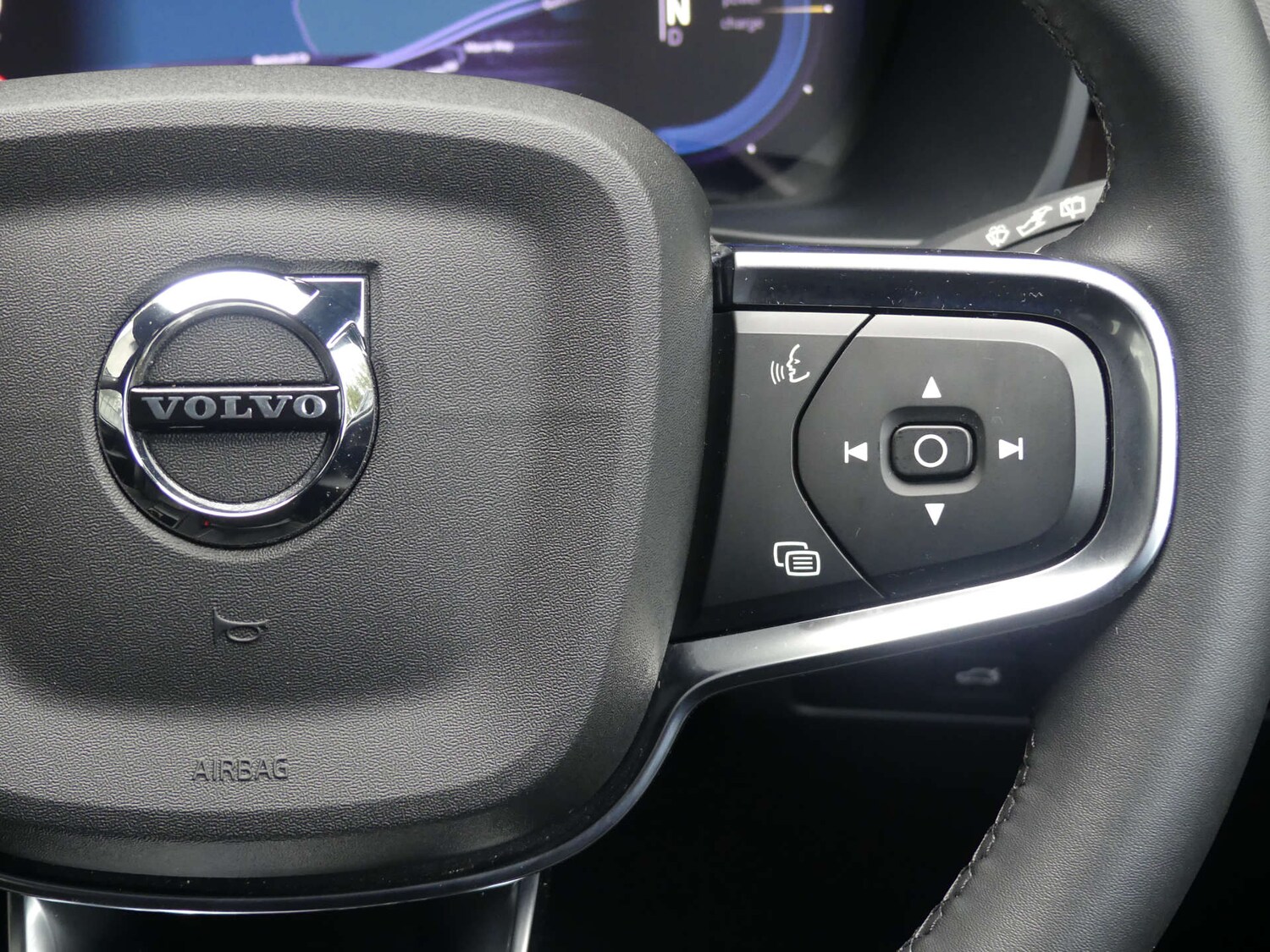 Used Volvo XC40 2024 for sale - 77902971: Photo 57