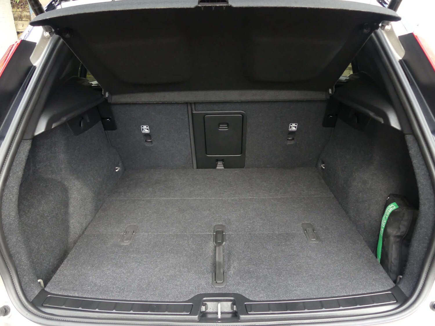 Used Volvo XC40 2024 for sale - 77902971: Photo 88