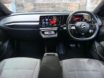 Used Renault Megane 2023 for sale - 79053763: Photo