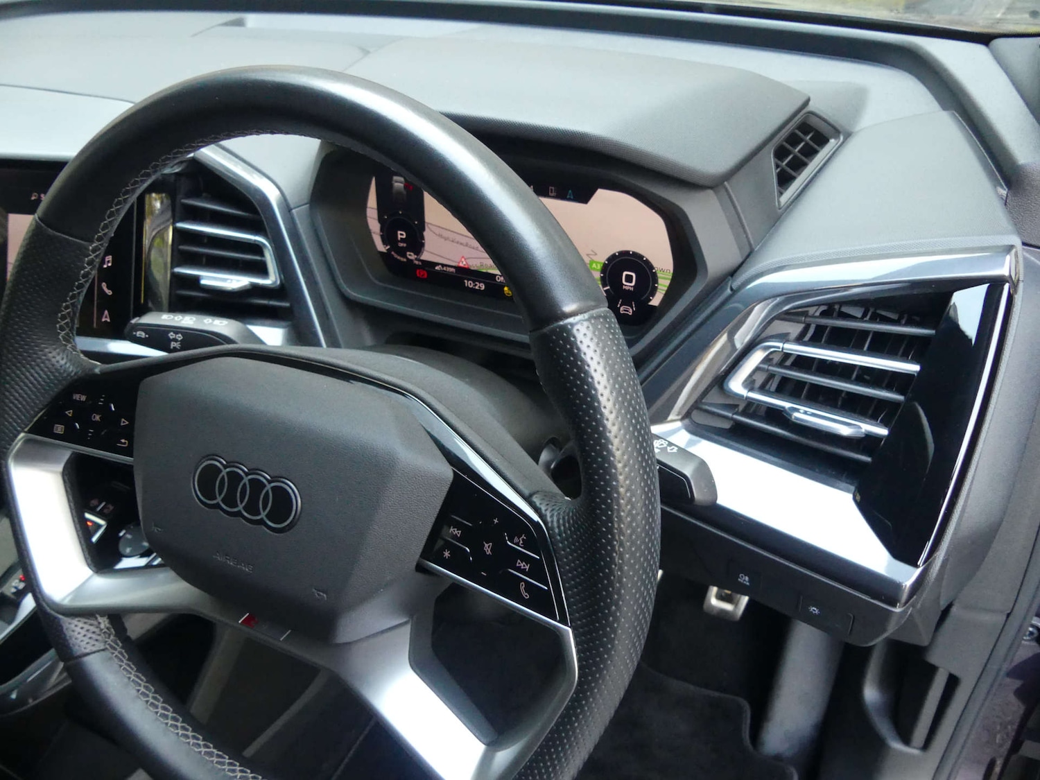Used Audi Q4 e-tron 2023 for sale - 77975415: Photo 15