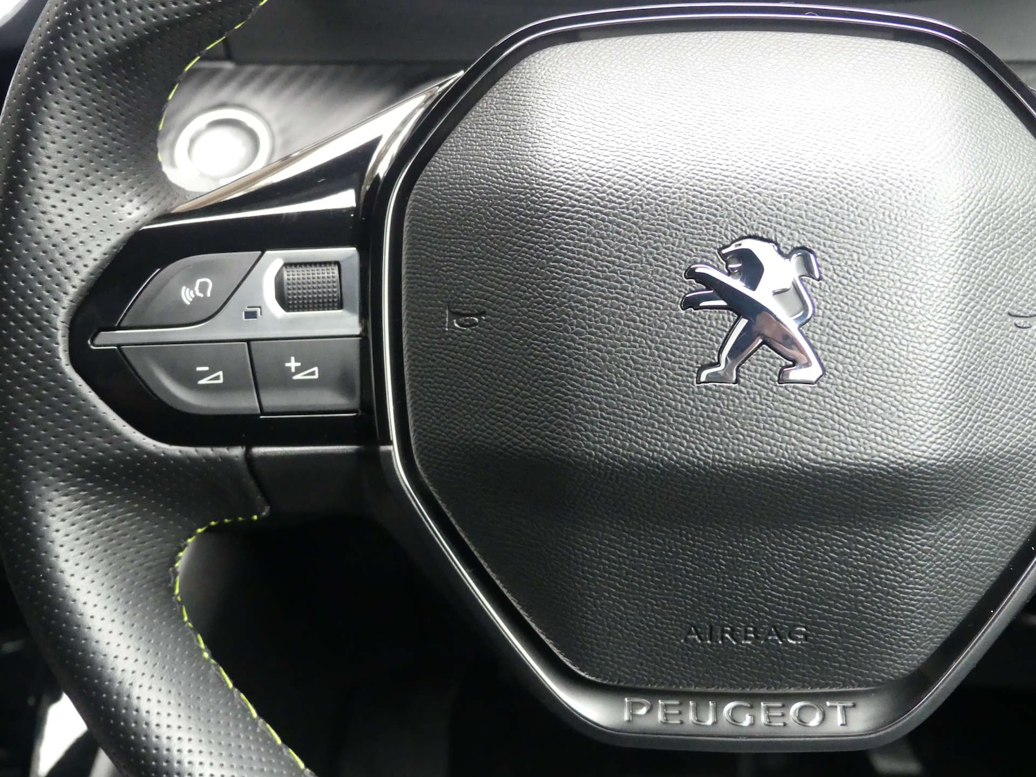 Used Peugeot 208 2021 for sale - 77778161: Photo 44