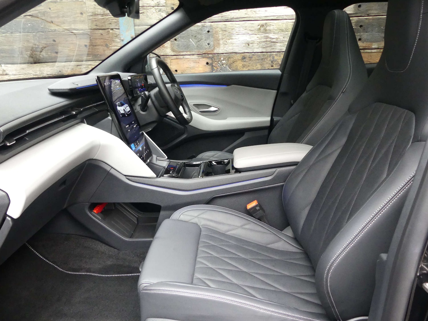 Used Ford Explorer 2024 for sale - 77240435: Photo 37