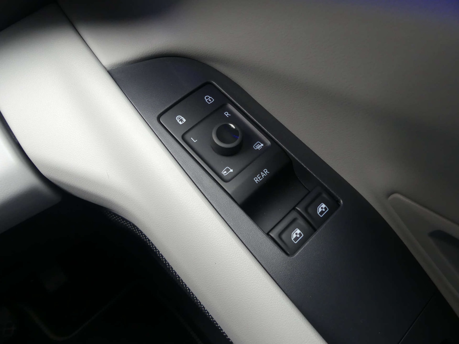 Used Ford Explorer 2024 for sale - 77240435: Photo 88