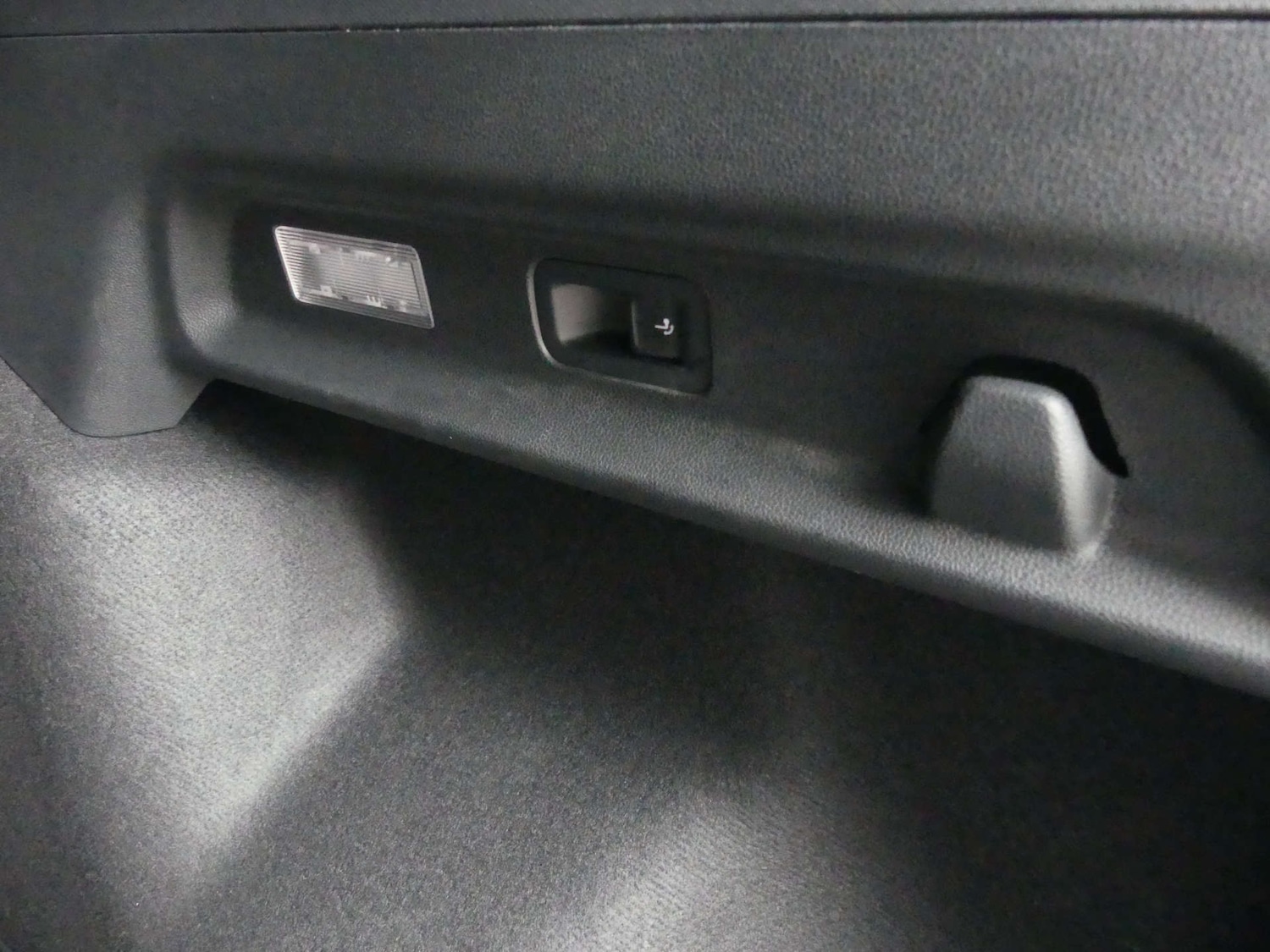 Used Ford Explorer 2024 for sale - 77240435: Photo 97