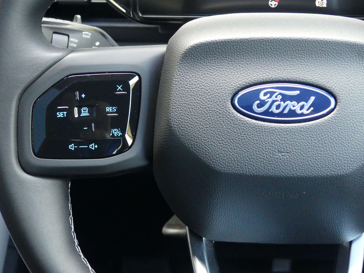 Used Ford Explorer 2025 for sale - 78031017: Photo 50