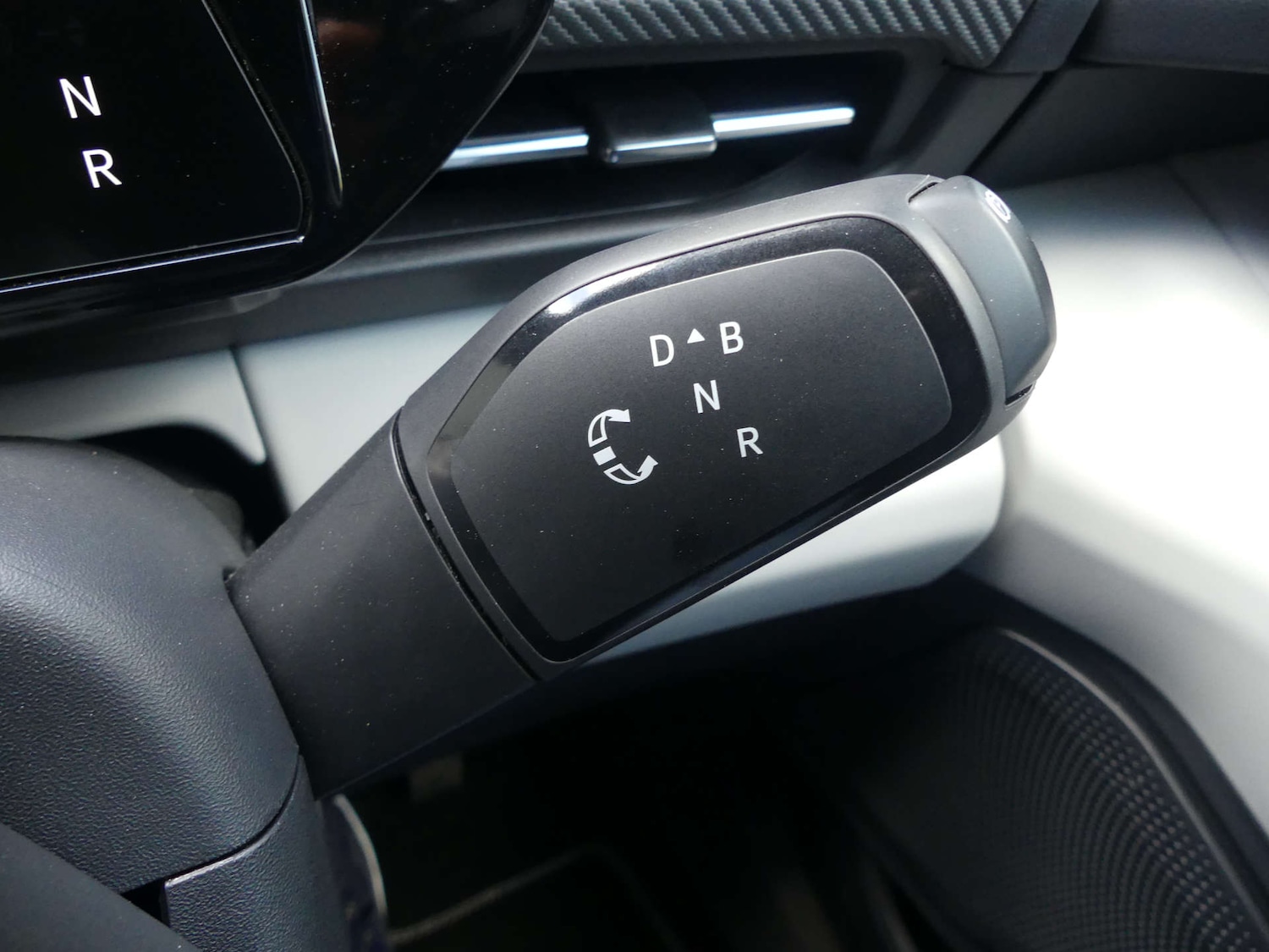 Used Ford Explorer 2025 for sale - 78031017: Photo 77