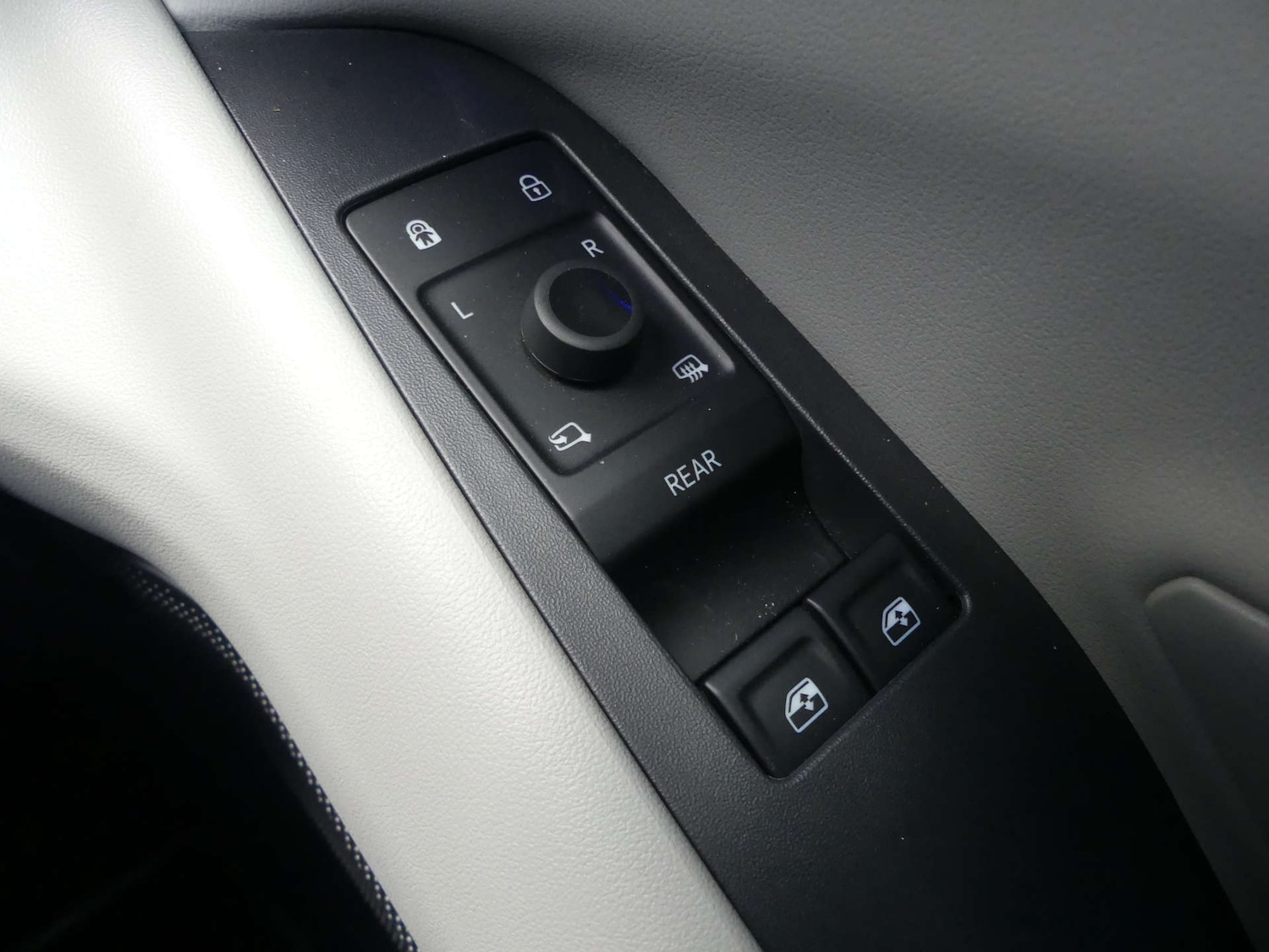 Used Ford Explorer 2025 for sale - 78031017: Photo 80