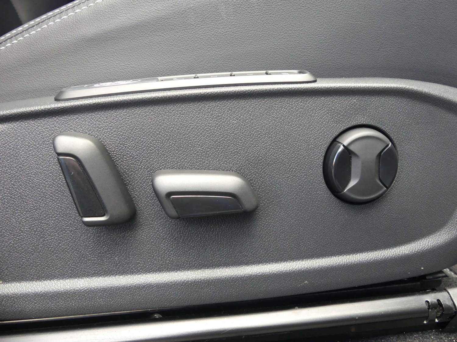 Used Ford Explorer 2025 for sale - 78031017: Photo 83