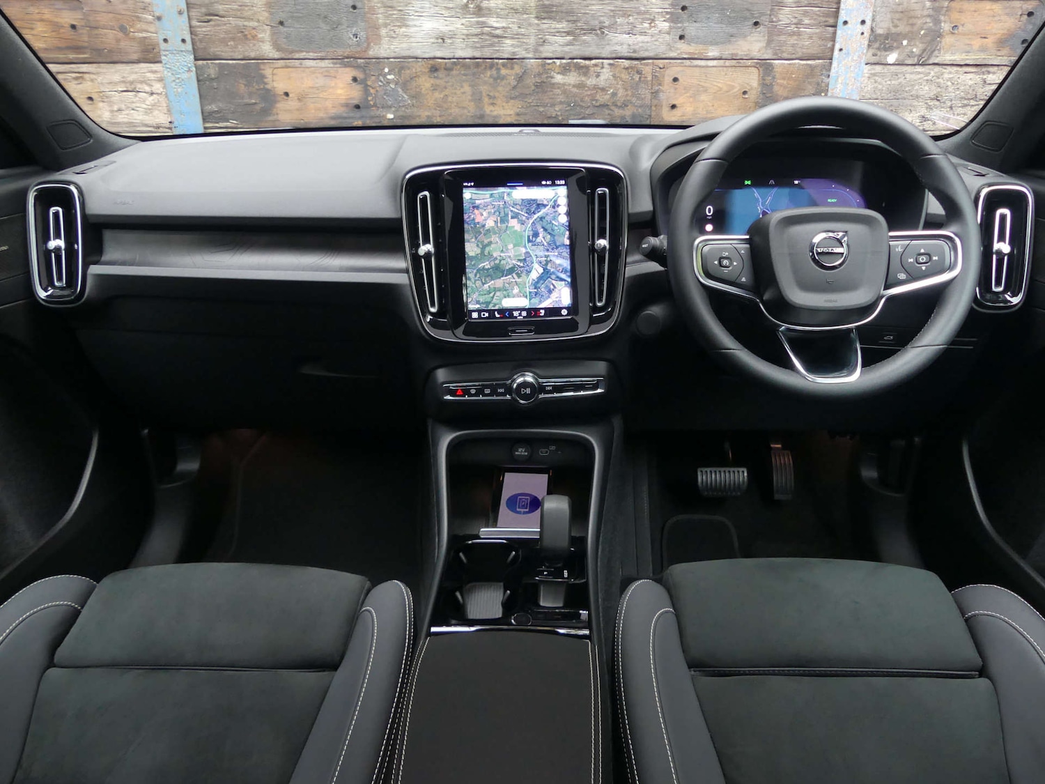 Used Volvo C40 2023 for sale - 76148239: Photo 2
