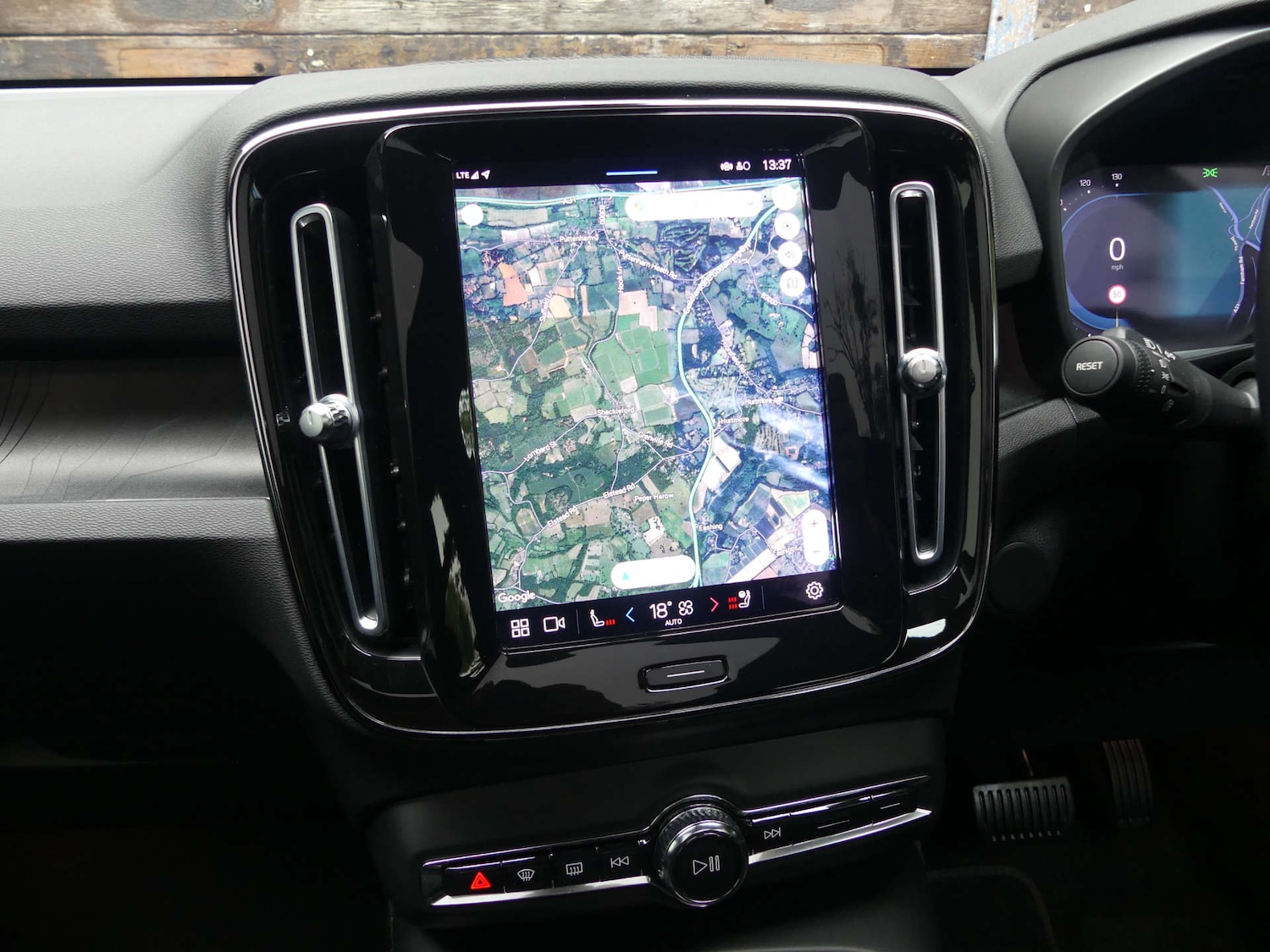 Used Volvo C40 2023 for sale - 76148239: Photo 32