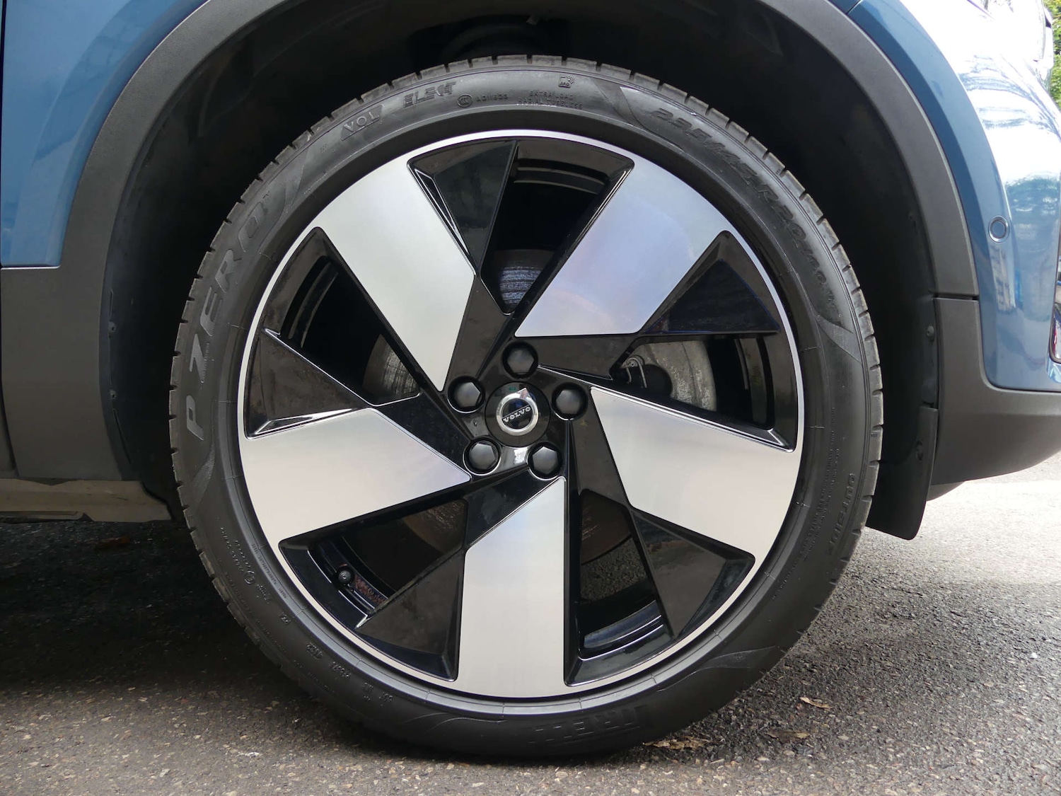 Used Volvo C40 2023 for sale - 76148239: Photo 99