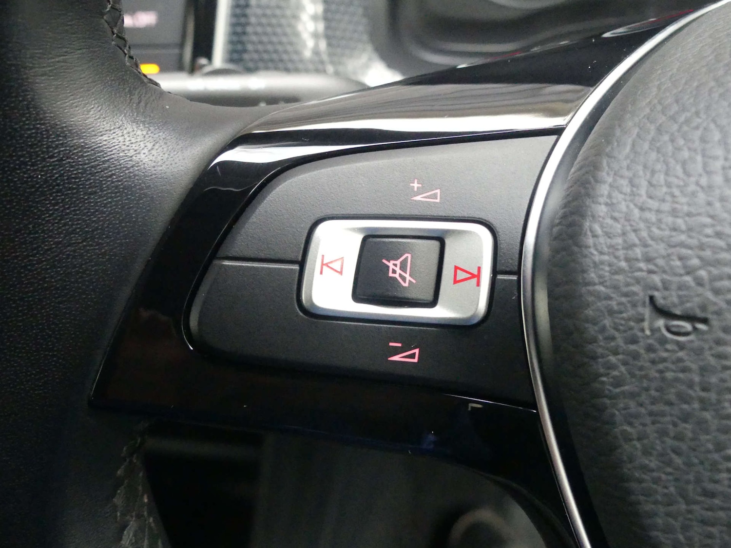 Used Volkswagen up! 2022 for sale - 77349814: Photo 63