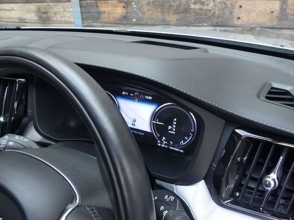 Used Volvo XC60 2018 for sale - 76277397: Photo 15