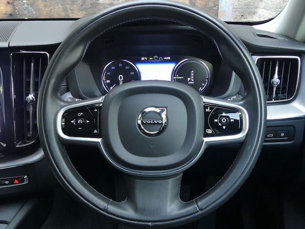 Used Volvo XC60 2018 for sale - 76277397: Photo 42