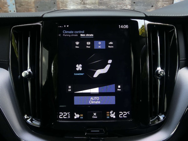 Used Volvo XC60 2018 for sale - 76277397: Photo 47