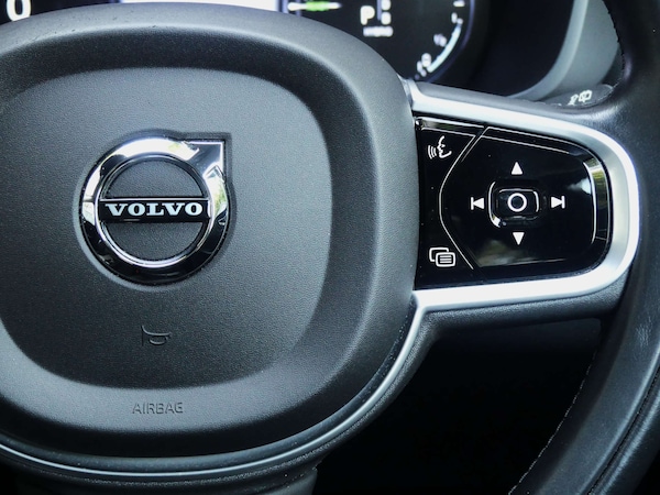 Used Volvo XC60 2018 for sale - 76277397: Photo 58