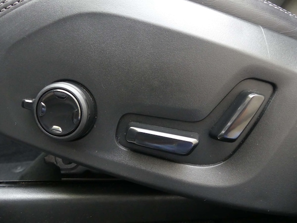 Used Volvo XC60 2018 for sale - 76277397: Photo 91