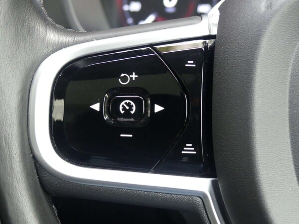 Used Volvo XC60 2018 for sale - 76277397: Photo 92