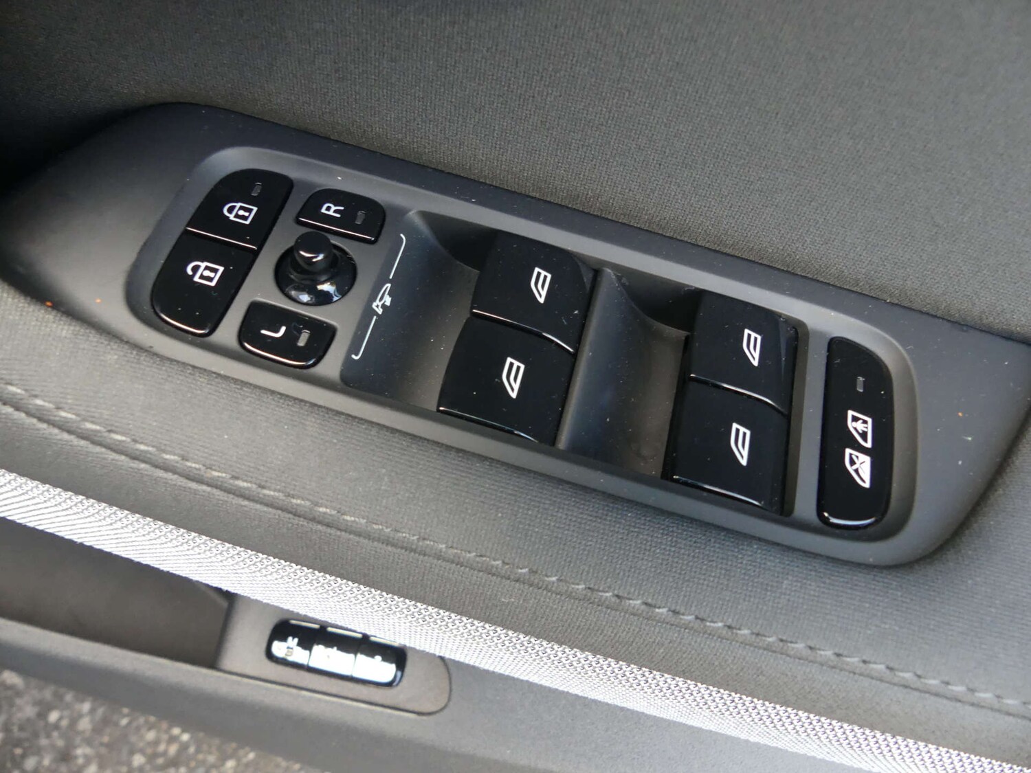 Used Polestar Polestar 2 2023 for sale - 76277409: Photo 77